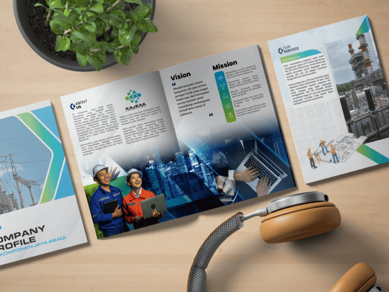 Highly detailed Japanese industrial company profile brochure showcasing engineering and energy solutions.